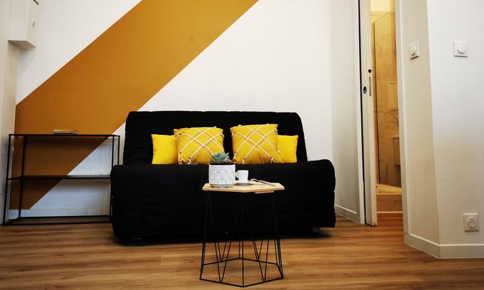 Baille Appartement | Super studio Marseille 5eme refait à neuf