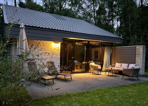 Geesbrug Maison | Vrijstaande luxe vakantiewoning met grote tuin, veel privacy en prachtige natuur