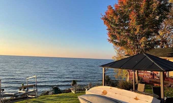 L'Amoreaux Maison | VSB Cozy Bedoom with Private Bathroom So Fast Fiber Net Free Parking