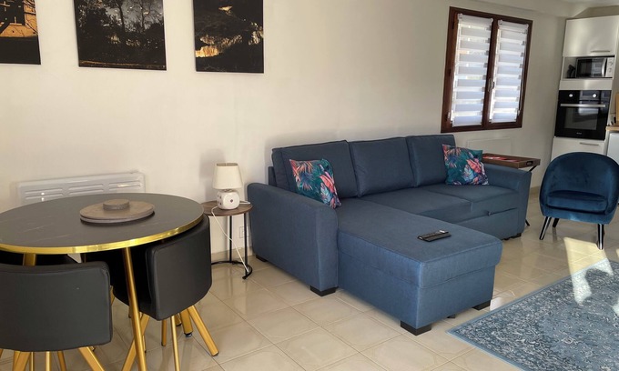 Salechan Appartement | Vue du Gar - Gateway to the Pyrenees for hikers, cyclists, skiers & relaxation.