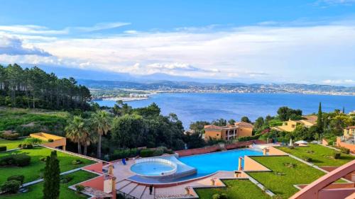 Theoule-Superieur Appartement | Vue mer et sur la baie de Cannes piscine 450m2 randonnée VTT au pied de l Esterel