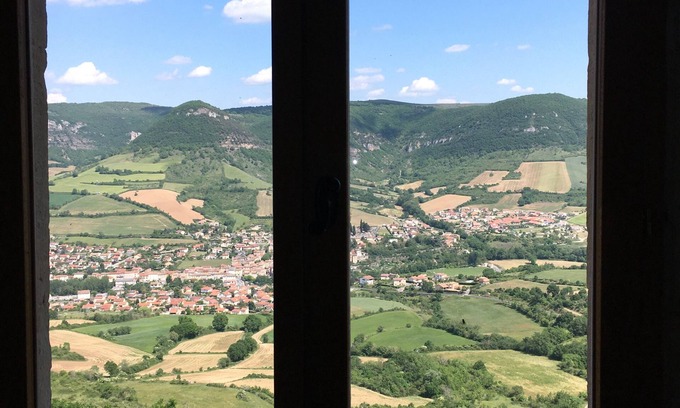 Saint-Georges-de-Luzencon Maison | vue viaduc,terrasse,calme, hameau 15min Millau