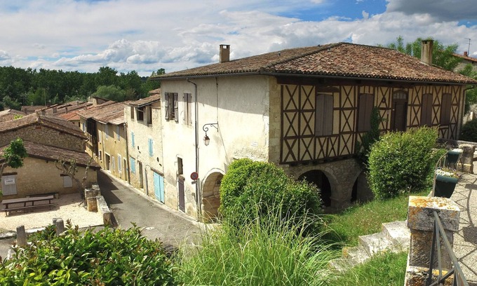 Lussan Hôtel | VVF Gers Gascogne, Mauvezin