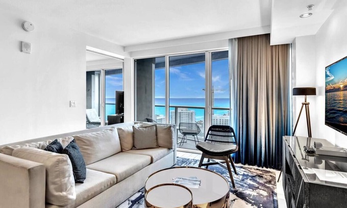 Barrier Island Copropriété | W Oceanfront Penthouse Suite