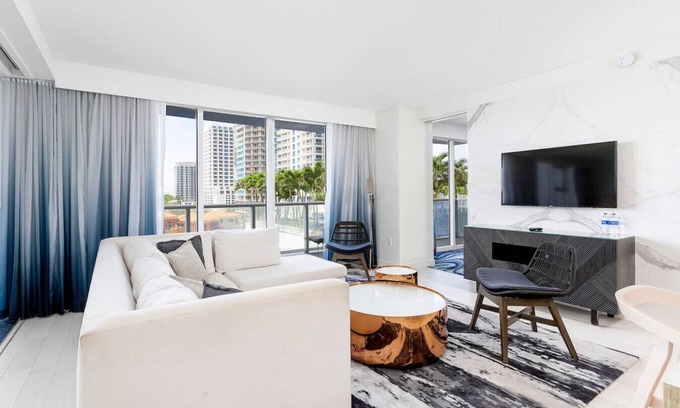 Barrier Island Copropriété | W Residences 2 Bed Unit | Beachfront and Luxe Stay