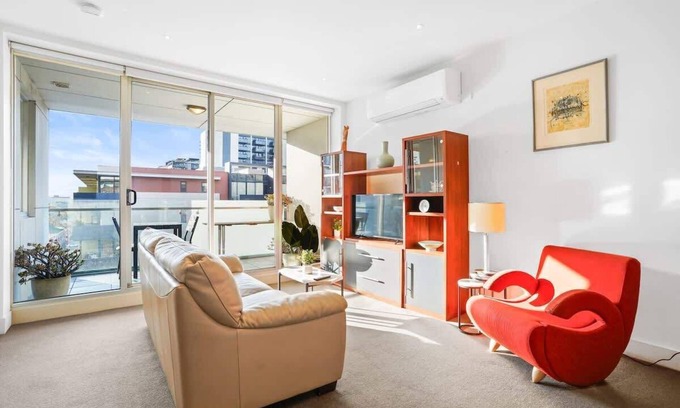 North Melbourne Appartement | W30 - Sparkling North Melbourne Gem with parking