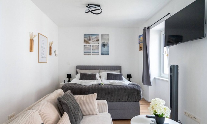 Mautern an der Donau Appartement | Wachau Oasis | 45m² | Stylish with terrace | For 4 people | WLAN & washer-dryer