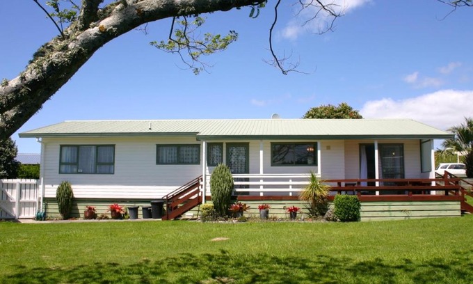 Waihi Beach Maison | Waihi Getaway - Waihi Beach Holiday Home