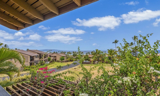Wailea Copropriété | Wailea Ekahi 12D - Budget Friendly Ocean View Studio w/ Lanai, Kitchen, WD, & AC