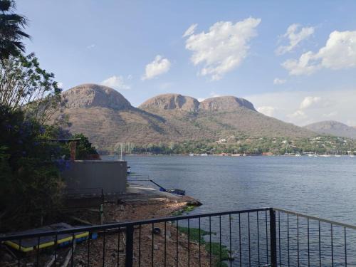 Kosmos Maison | Wakanda on Hartbeespoort Dam