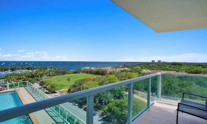Coconut Grove Appartement | Wake by the Waves. Drift into Calm. Large Balcony
