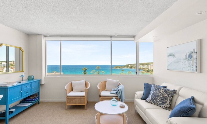 Manly Appartement | Wake Up to the Ocean: 1-Bed with Pool & Views