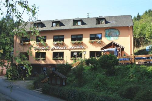 Wasserliesch Hôtel | Waldhotel Albachmühle mit Albacher Stuben