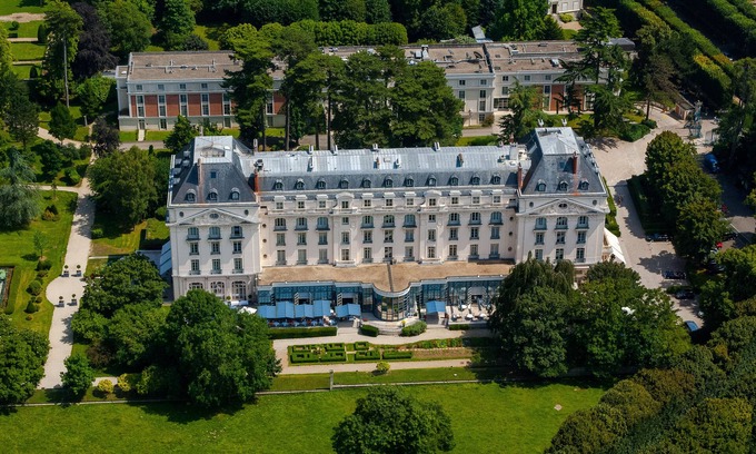 Notre-Dame Station Balnéaire | Waldorf Astoria Versailles - Trianon Palace