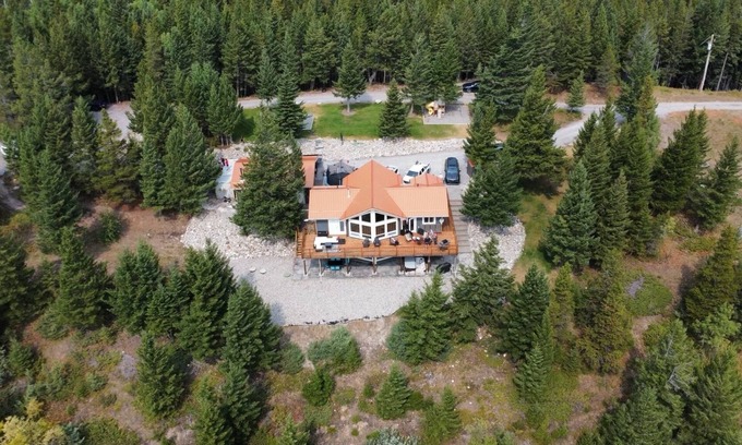 Alberta Appartement | Sortez du sous-sol au pied de la montagne Tecumseh.