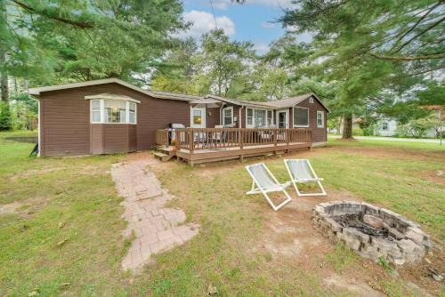 Edinboro Maison | Walk to Beach and Lake Idyllic Escape in Edinboro!