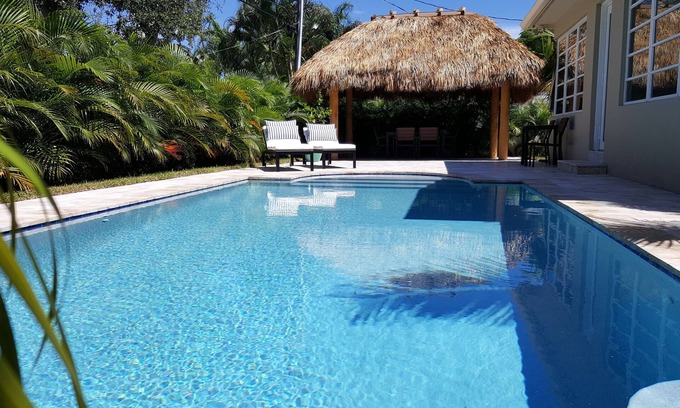Santa Barbara Estates Maison | Atlantic House, piscine privée, 8 min à pied de la plage