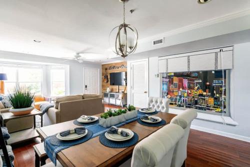 Rutledge Hill Maison | Walk To Broadway Charming Modern Historic Townhome