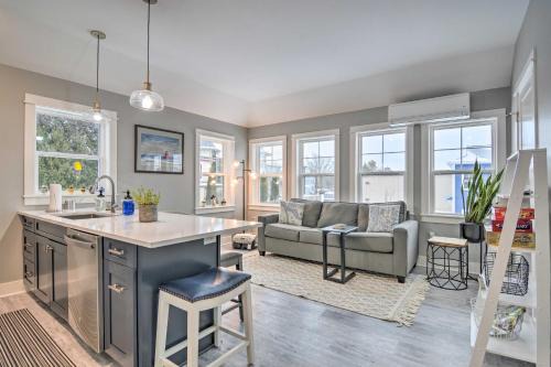 Charlevoix Maison | Walk to Dtwn Charlevoix Townhome with Fireplace