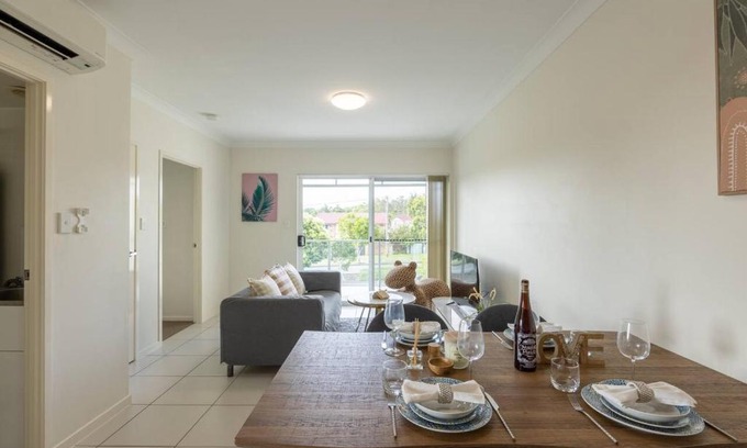 Springwood Appartement | Walk to everything Modern 2Beds Apt with Easy Access