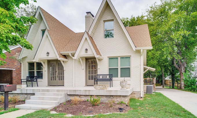 Maxwell Maison | Walk to Five Points: East Nashville Home w/ Yard!