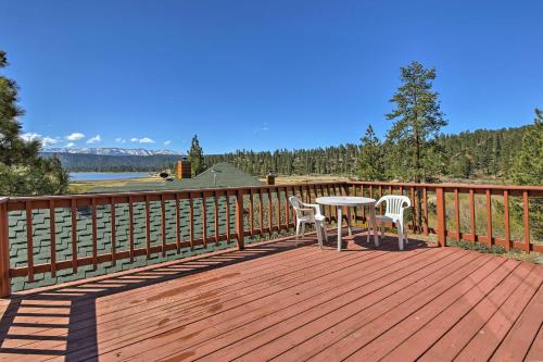 Fawnskin Maison | Walk to Lake Cabin with Deck and Views in Fawnskin