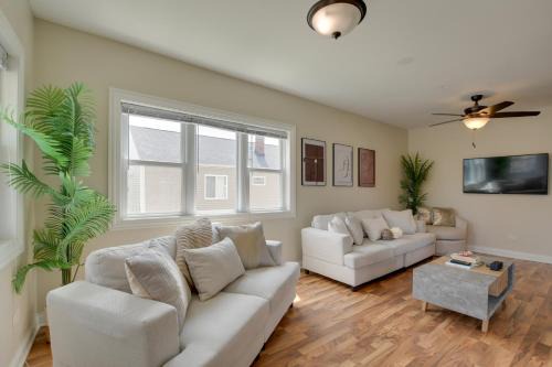 Blue Island Appartement | Walk to Metra Pet-Friendly Blue Island Apt