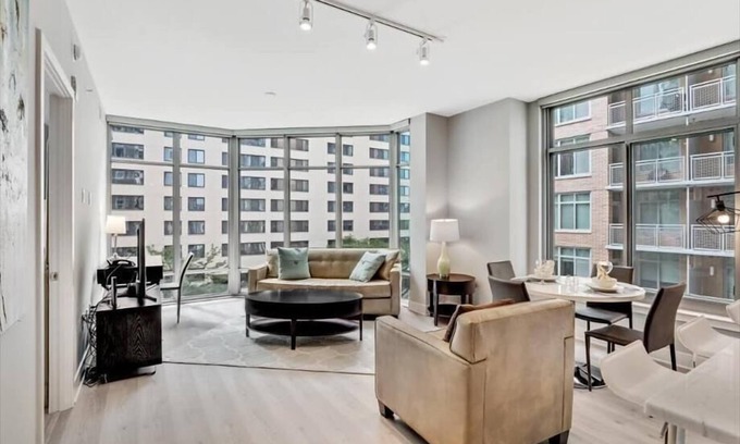 Woodmont Triangle Appartement | Spacieux 2 chambres à Woodmont Triangle Sud