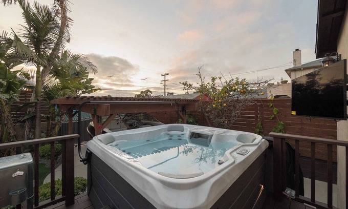 Bay Park Maison | Walk to Mission Bay! | Hot Tub | 10 Min To Ocean