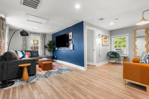 Norwich Maison | Walk To Mohegan!05mi-modern 3br Home Getaway