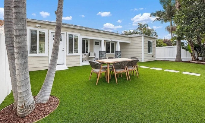Encinitas Maison | Walk to Moonlight Beach, Updated and Remodeled, Dream Getaway