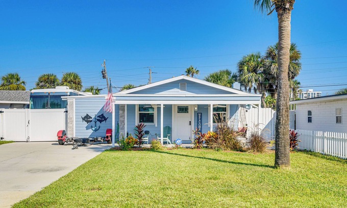 Ormond-by-the-Sea Maison | Walk to Ocean! Home w/ Large Yard in Ormond Beach