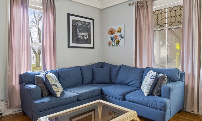 Watkins Glen Maison | Walk to Parks & Restaurants!