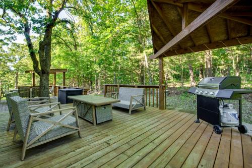 Flemington Maison | Walk to Pomme de Terre Lake Pet-Friendly Escape