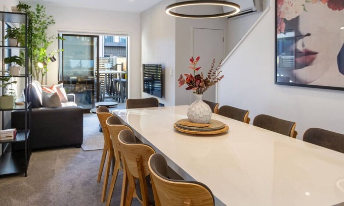 Christchurch City Centre Maison | Walk to Riverside Market: 4 bed 4 bath w/ Car Park
