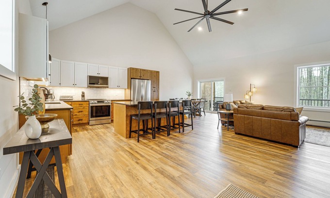 Sebago Maison | Walk to Sebago Town Beach: Luxe Townhome w/Grill