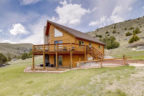 Lander Maison | Walk to Sinks Canyon State Park Spacious Home!