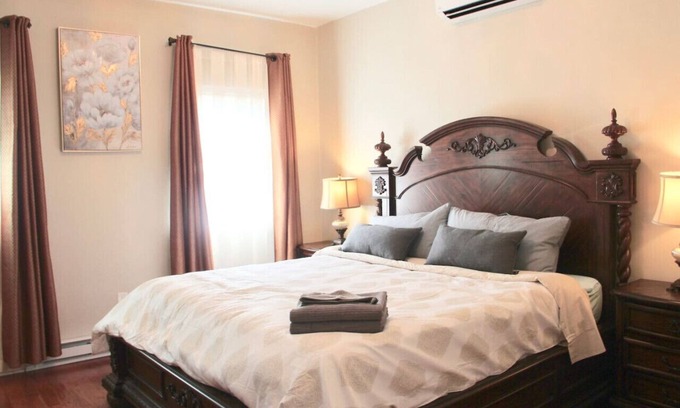 Passyunk Square Maison | Walk to South Philly's Best Restaurants & Bars!