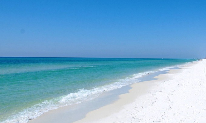Villa Sabine Copropriété | Quiet Beach Getaway! Extra Amenities! Lowest Rates of the Season!