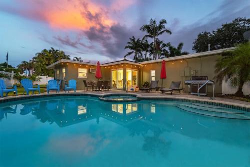 Santa Barbara Estates Maison | Walk To The Beach In Our Home W Spa & Billiards