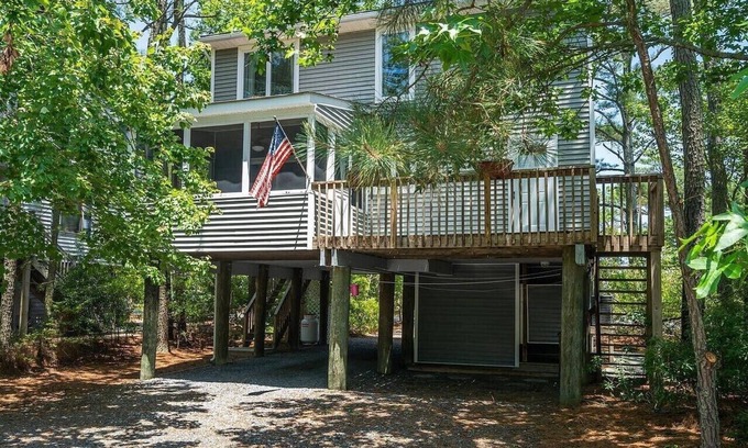 Sandpiper Pines Maison | Walk to the Beach!