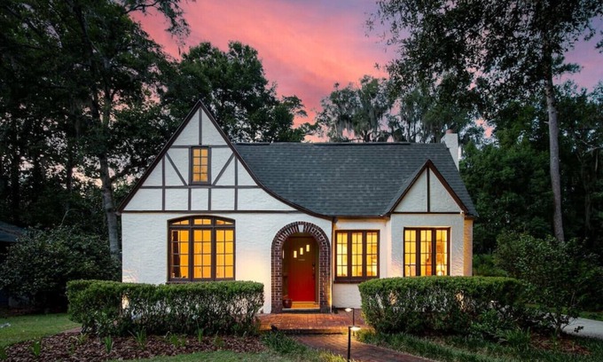 Gainesville Appartement | Walk to UF Stadium! Fabulous Chic Historic Home