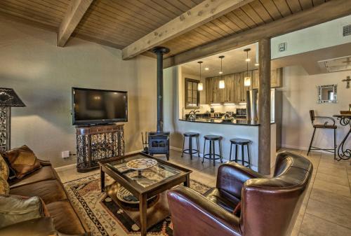 Northeast Santa Fe Appartement | Walkable Adobe-Style Abode with Community Amenities!