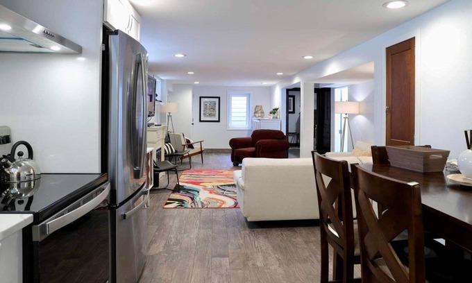 East Aurora Appartement | Walkable - Village of East Aurora Craftsman Quaint Gardens