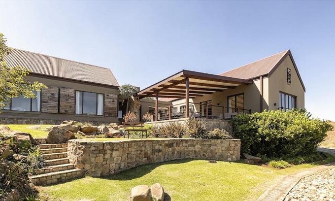 Dullstroom Maison | Walkersons Estate Red Oak Ridge