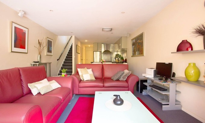 Sullivan's Cove Maison | walkin distance to go everywhere close to city