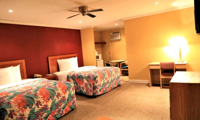 Beeville Maison | Walking Distance to Coastal Bend College! Free Parking & Pet Friendly