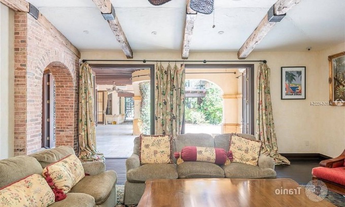 Guindalera Appartement | Walking distance to major supermarkets (Tesco and