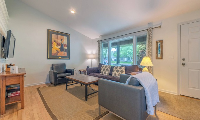 Douglas Maison | Walking distance to many local attractions - Perfect for a Relaxing Getaway!