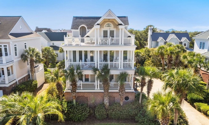 Debordieu Colony Maison | Walking distance to the beach in conveniently located Ocean Park